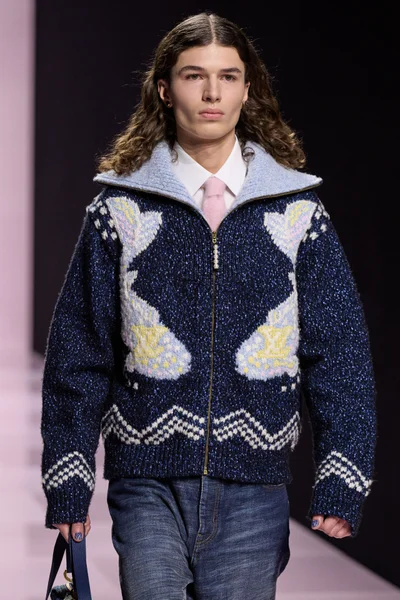 Look 15